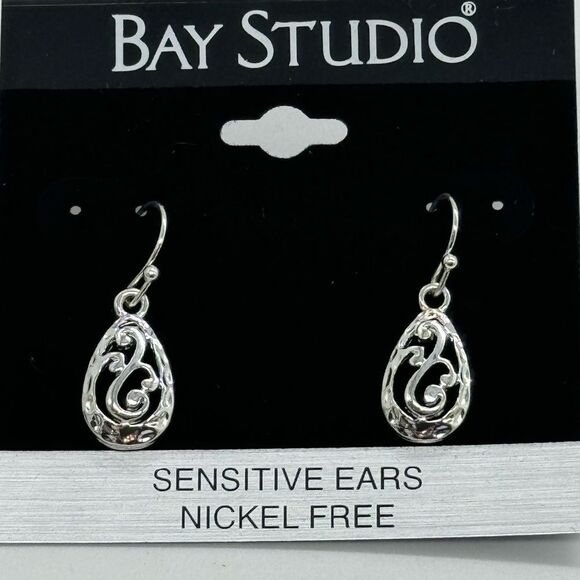 Bay Studio Small Silver Tone Tear Drop Dangle Earrings 1 inch - Picture 1 of 5